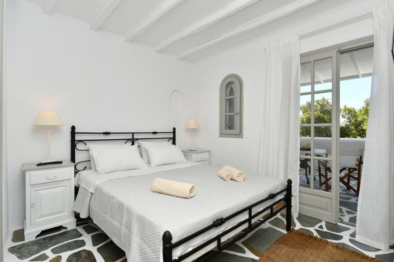 Santa Flora 3 Bedroom House A ParikiaaS Edge Parikia  Exterior photo