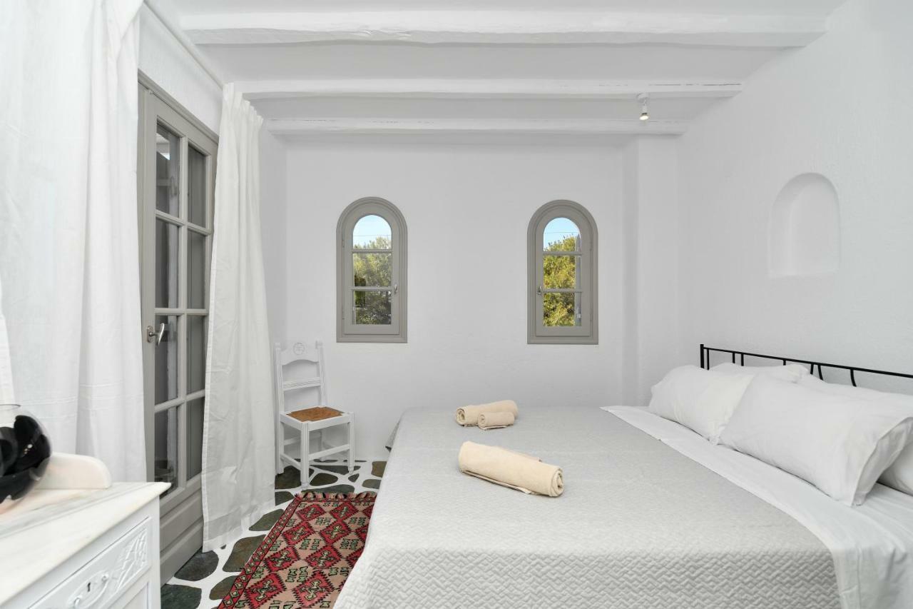 Santa Flora 3 Bedroom House A ParikiaaS Edge Parikia  Exterior photo